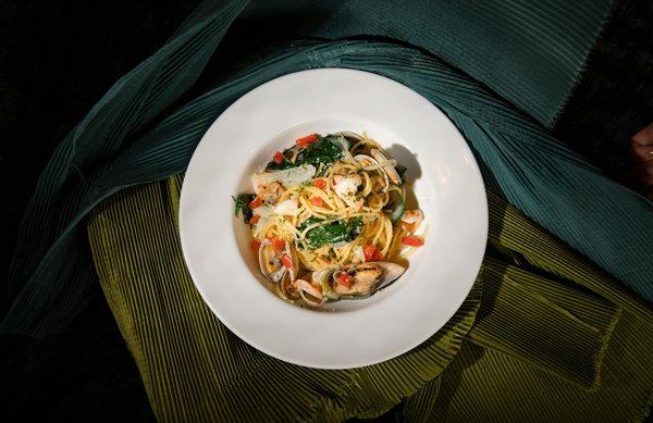 How can I travel safely with my pet in the UK?